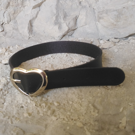 Black choker necklace with heart buckle
