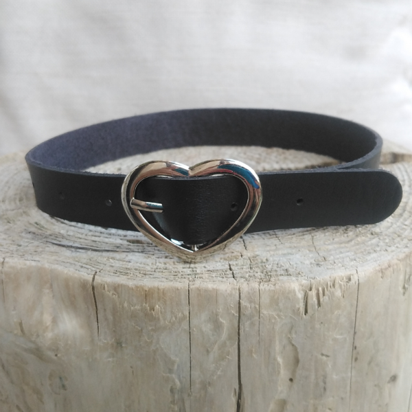 Black choker necklace with heart buckle