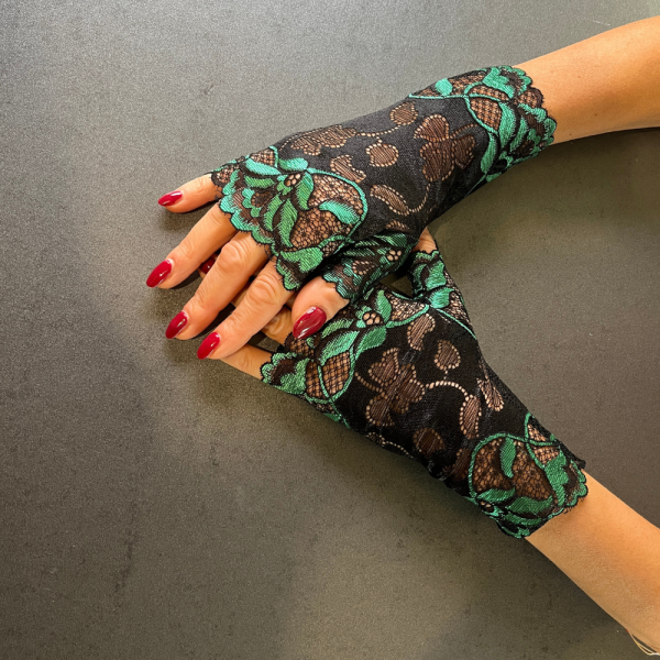 Elegant Women's Fingerless Gloves in Black and Green - Style and Versatility