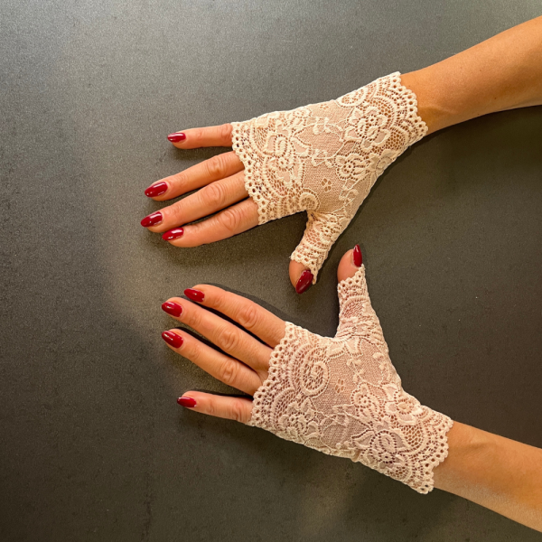 Elegant Women's Peach Lace Fingerless Gloves - Style and Comfort