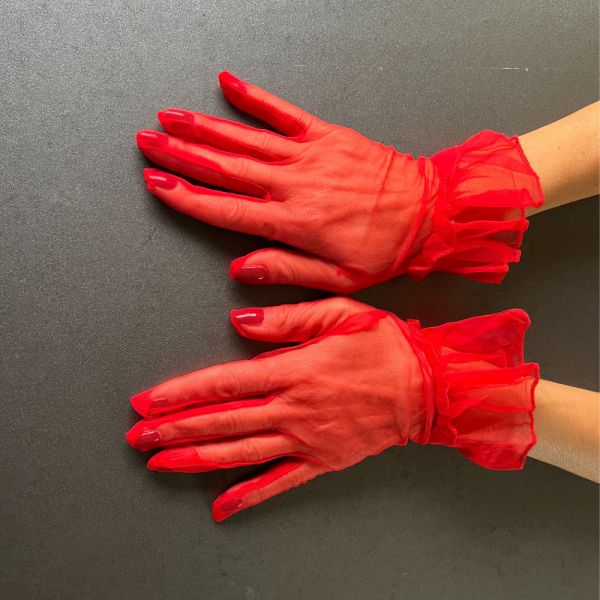 Elegant Short Red Tulle Gloves - Style and Sophistication with KORSET BG