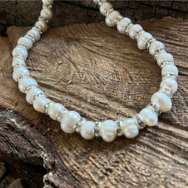 White Pearl Necklace with Crystals - Elevate Your Style!