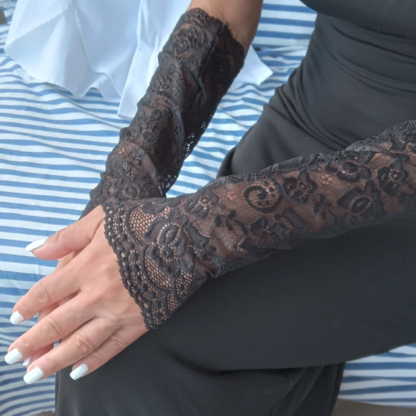 Black Floral Lace Fingerless Gloves for an Elegant Touch