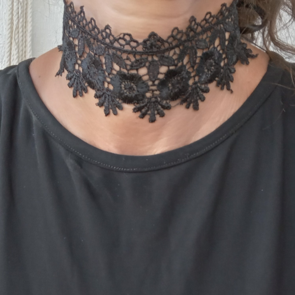 Colier choker din dantelă neagră | Accesoriu reglabil, elegant pentru femei