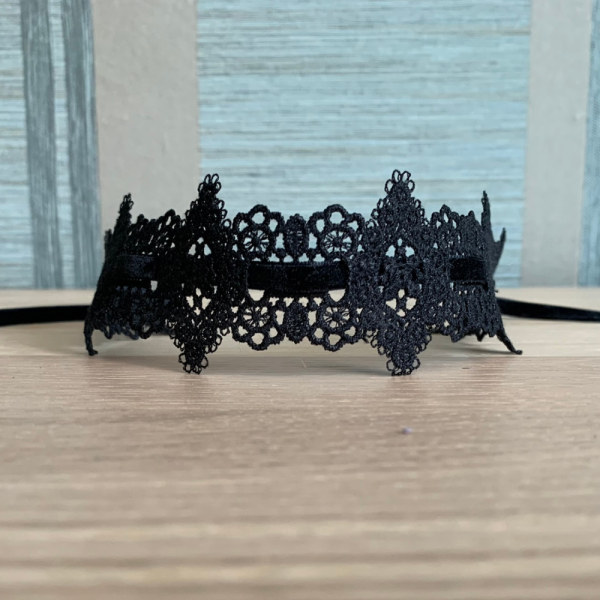 Handmade Lace Choker: Elegant Black Necklace for Women