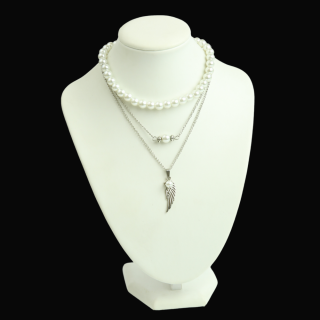 pearl necklace with pendant