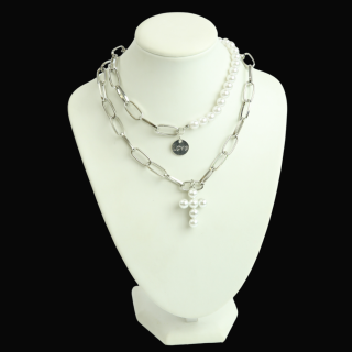 Set two necklaces pearls and chain