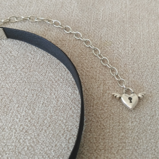 Thin choker black velvet necklace