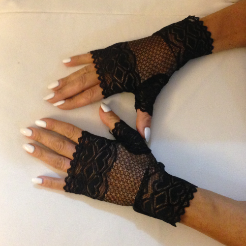 Стилни ръкавици без пръсти от черна дантела