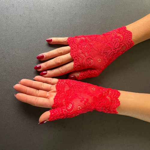 Red lace fingerless gloves