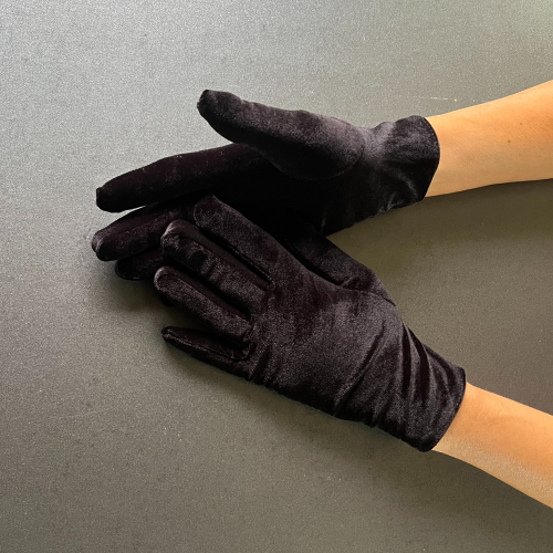 Mănuși Scurte Elegante din Catifea Neagră - Rafinament și Confort într-un Singur Produs
