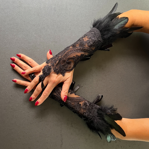 Elegant Lace Fingerless Gloves Adorned with Feathers | Add Refinement and Style to Your Ensemble!