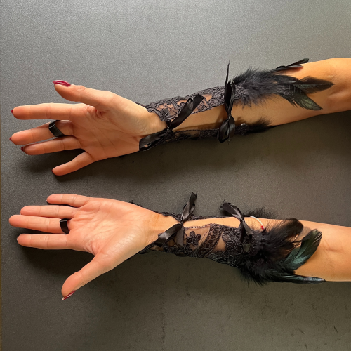 Mănuși Elegante Fără Degete din Dantelă, Decorate cu Pene