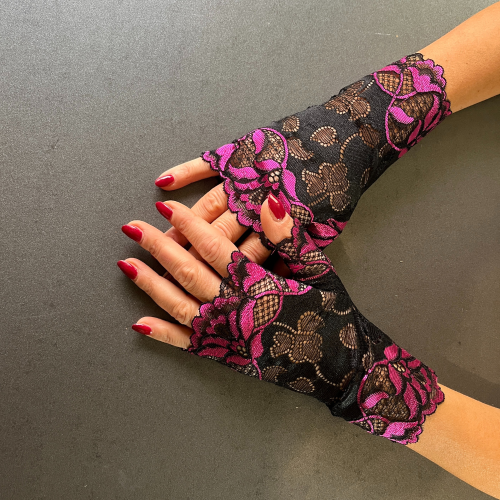 Chic Black and Cyclamen Lace Fingerless Gloves | Elegant Accessory