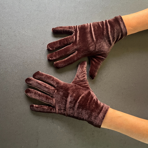 Elegant Short Plush Gloves in Brown
