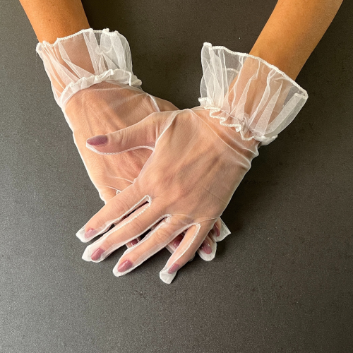 бели булчински ръкавици