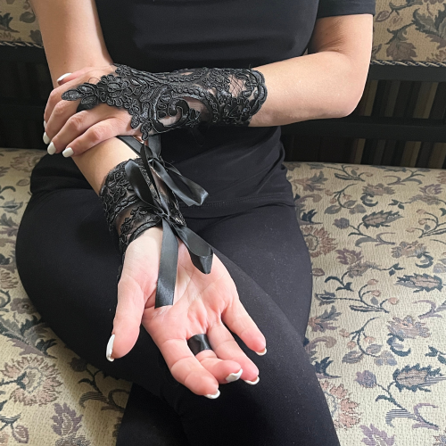 Lace Fingerless Gloves - Black Chic and Comfort