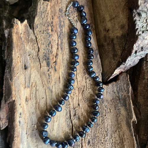 Elegant Blue Pearl Necklace - Natural Pearls for a Sophisticated Look