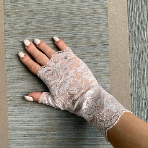 Elegant White Lace Fingerless Gloves